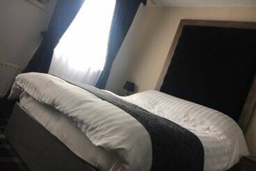 The Huddersfield Hotel