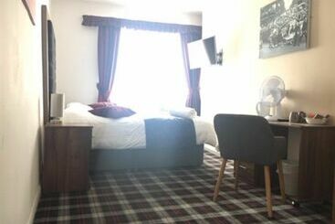 The Huddersfield Hotel