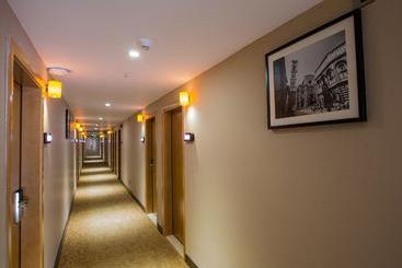 هتل 7 Days Inn Aksu Awen Road Branch