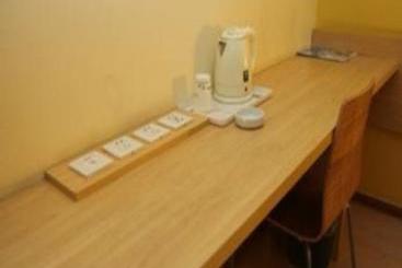 هتل 7 Days Inn Liupanshui Zhongshan Avenue Branch