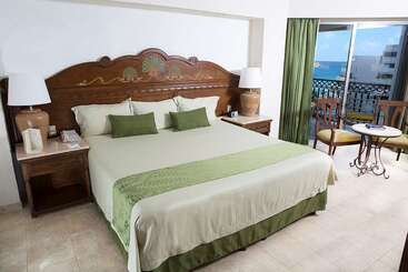 هتل Gr Solaris Cancun All Inclusive