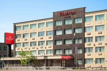 هتل Ramada Plaza By Wyndham Montreal
