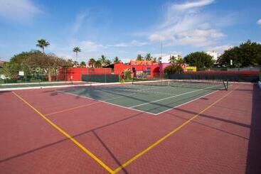 فندق Grand Decameron Complex Bucerias, A Trademark All Inclusive Resort
