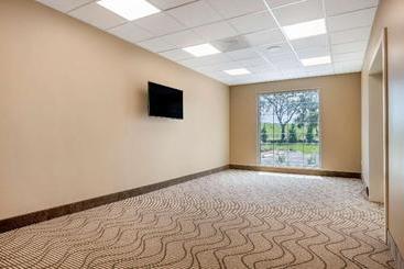 هتل Comfort Suites Daytona Beach Speedway