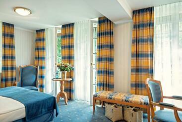 Hotel Romantik  Bayrisches Haus Potsdam