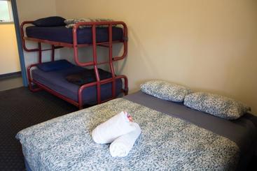 هاستل The Lazy Shag Lodge
