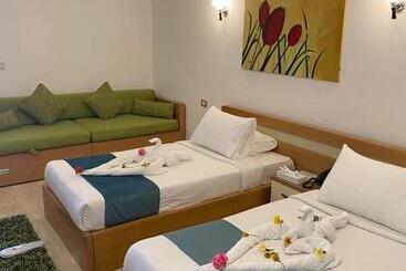 Motel Marseilia Land Aqua Park Families Only