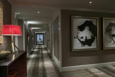 Four Seasons Hotel Shanghai