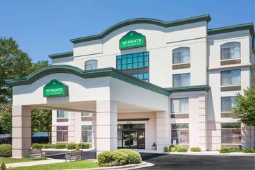 Отель Comfort Inn & Suites Greenville Near Convention Center