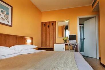 Leonardo Hotel