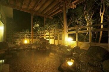 هتل Royal  Yamanaka Onsen Kajikaso