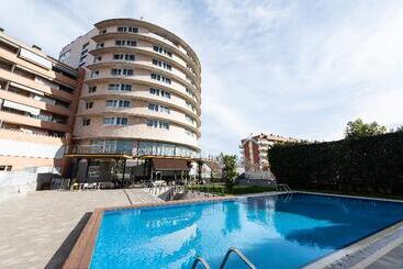 Aparthotel Ponient Vila Centric