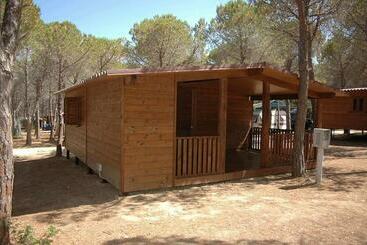 هتل Villaggio Camping Calapineta