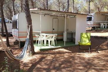 هتل Villaggio Camping Calapineta