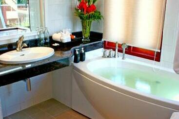 Banburee Resort And Spa