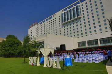 هتل Beijing Continental Grand