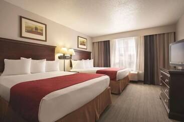 هتل Country Inn & Suites By Radisson, Moline Airport, Il