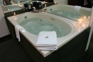 هتل Grand Royale Clarion Collection
