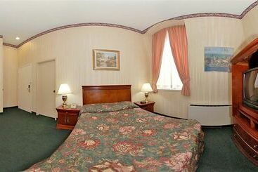 هتل Grand Royale Clarion Collection