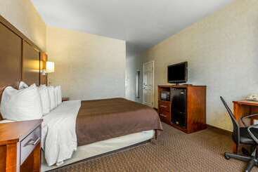 هتل Quality Inn