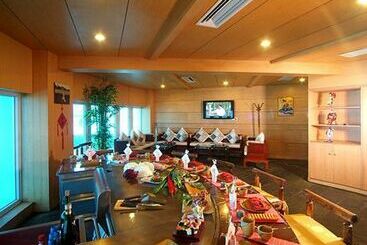 هتل The HNA Beach & Spa Resort
