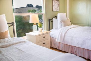 膳宿费 Aterno Vineyard, Guest House