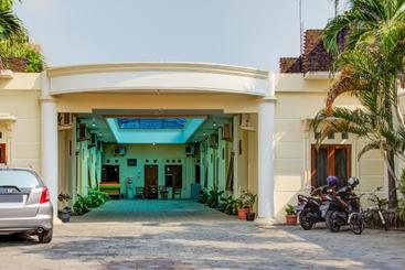 Otel Oyo 3831 Pelangi Residence Syariah