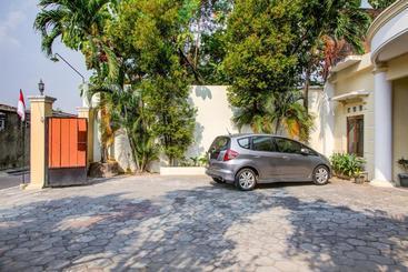 Otel Oyo 3831 Pelangi Residence Syariah