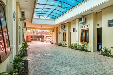Otel Oyo 3831 Pelangi Residence Syariah