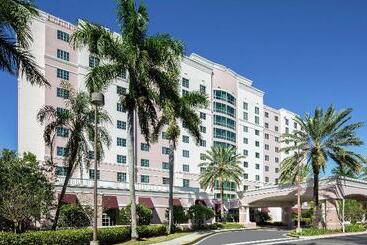 Отель Doubletree By Hilton  Sunrise  Sawgrass Mills