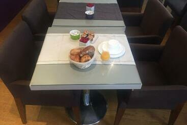 هتل Hôtel Du Parc Saint Charles