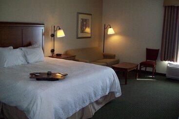 Отель Hampton Inn Sidney