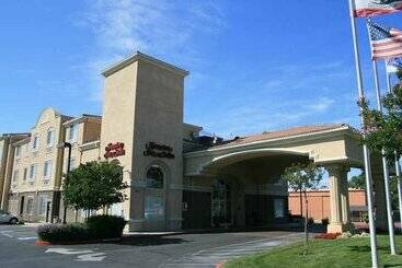 هتل Hampton Inn & Suites San Jose