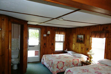 هتل Old Red Inn & Cottages