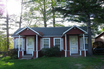 هتل Old Red Inn & Cottages