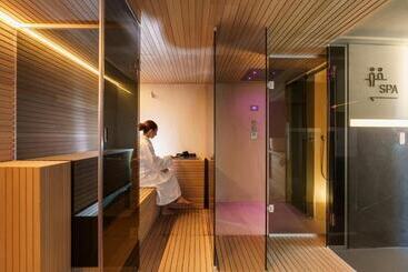 پانسیون Meo Design Suites & Spa