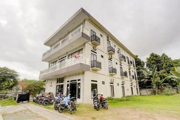 فندق Oyo 3870 Homestay Arya