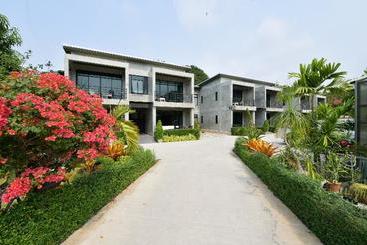 هتل Oyo 539 Loft By Busaba
