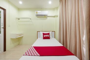 هتل Oyo 1034 Baan Pun Pun