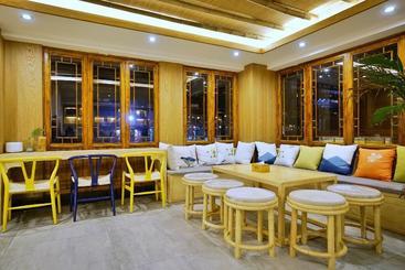 پانسیون Yuexijiang Boutique Holiday