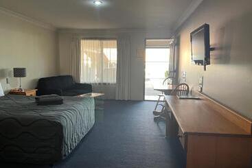 مُتل Asters On James Motor Inn