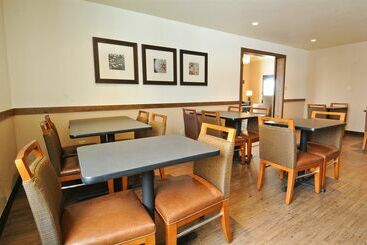 هتل Alpine Inn