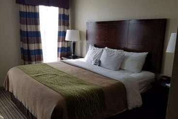 Отель Surestay Plus By Best Western Corydon