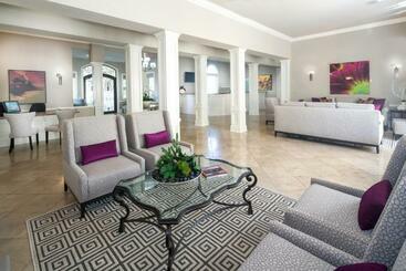 هتل Club De Soleil Allsuite Resort