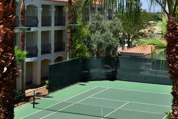 هتل Club De Soleil Allsuite Resort