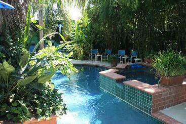 هتل The Green House Inn