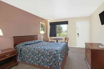 هتل Imperial Inn Grand Blanc