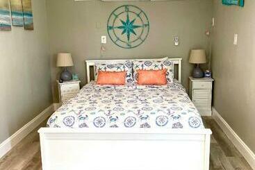 هتل Sun Deck Inn & Suites