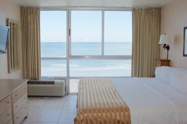 هتل The Suites At Americano Beach