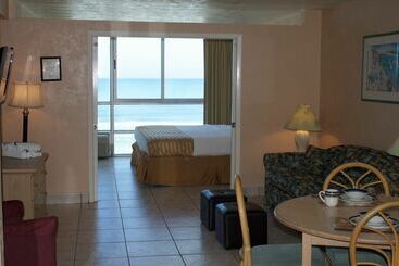 هتل The Suites At Americano Beach